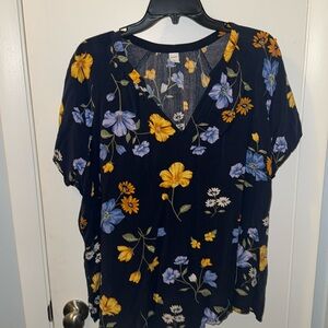Old Navy Short Sleeve Navy and Floral V-Neck Blouse, Size XXL